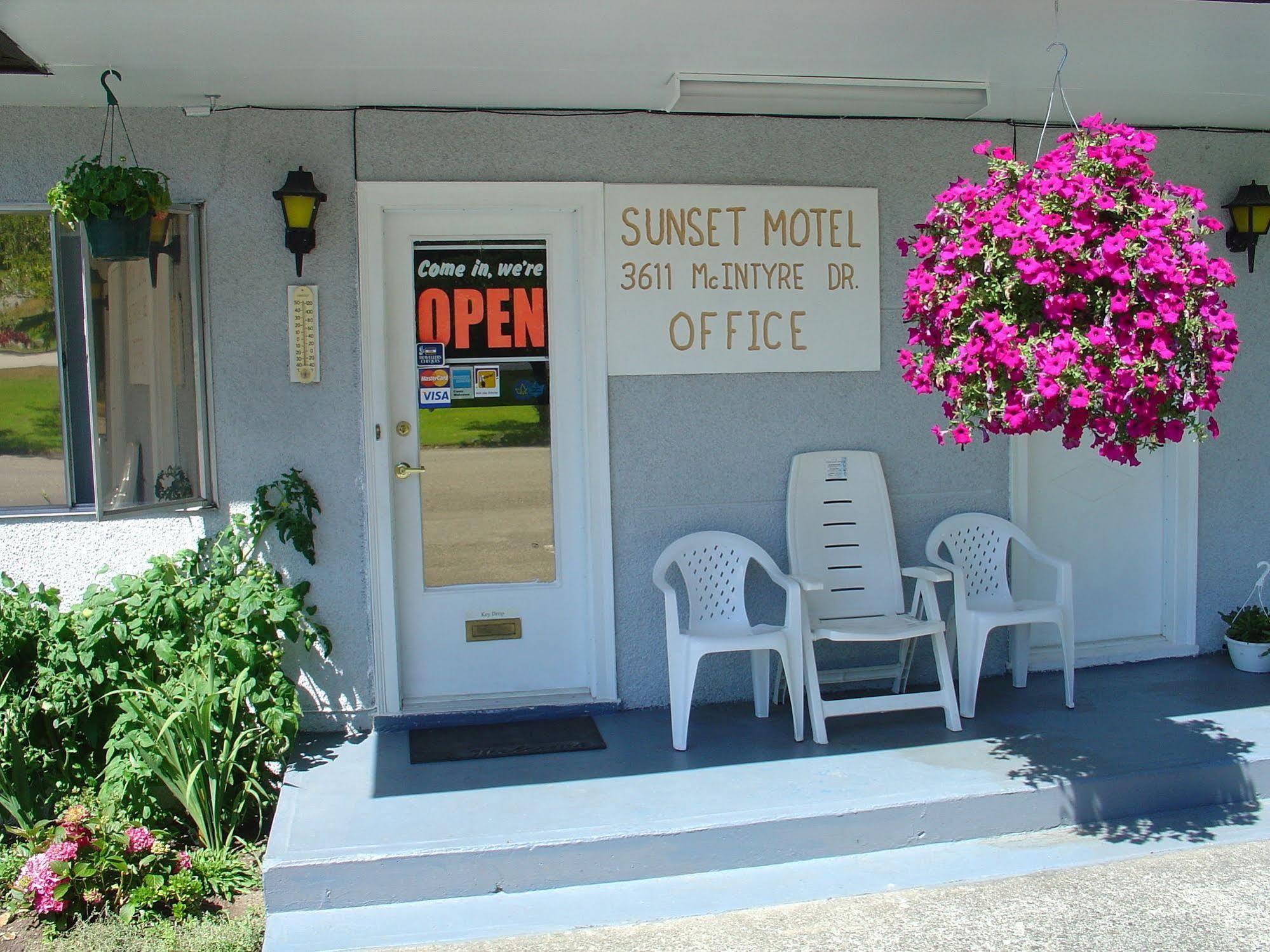 Sunset Motel Port Alberni Exterior photo